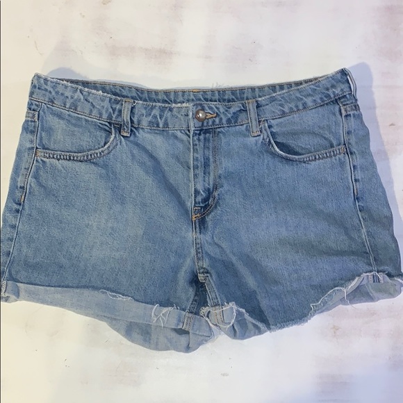 High-Waisted Denim Shorts - Picture 1 of 3